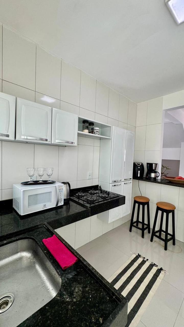 Casa Com 2 Quartos, Ar E Wi-fi - A 600m Da De Taperapua, Com Cozinha Equipada, Lavanderia, Sala Com Tv 50