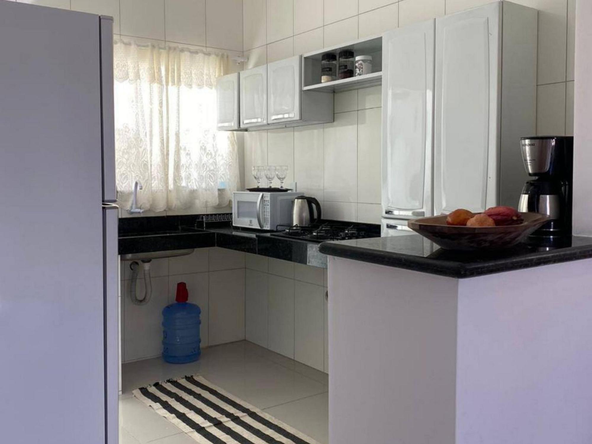 Casa Com 2 Quartos, Ar E Wi-fi - A 600m Da De Taperapua, Com Cozinha Equipada, Lavanderia, Sala Com Tv 50
