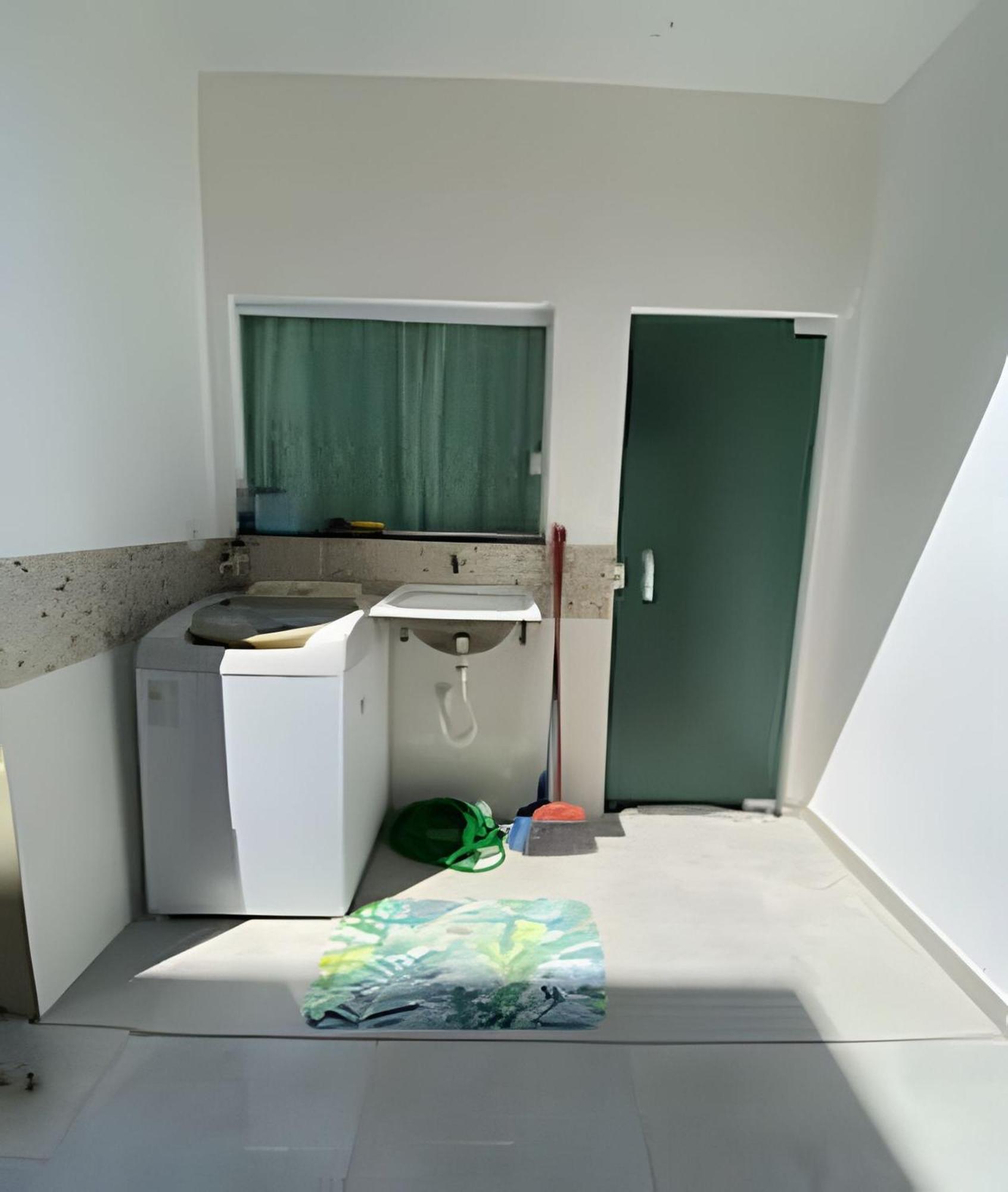 Casa Com 2 Quartos, Ar E Wi-fi - A 600m Da De Taperapua, Com Cozinha Equipada, Lavanderia, Sala Com Tv 50